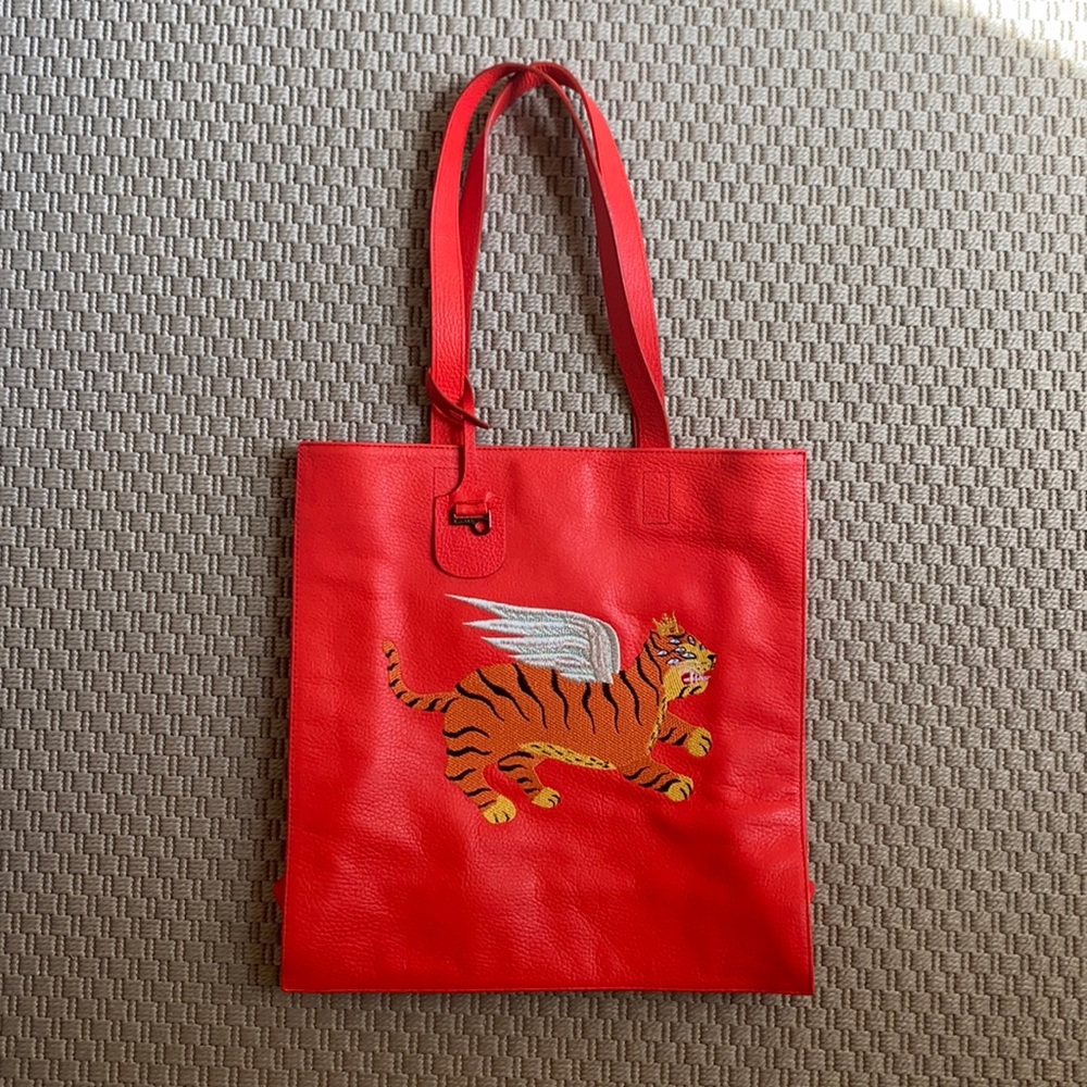 Min & Mon New York Embroidered Leather Tote 👜 NWOT